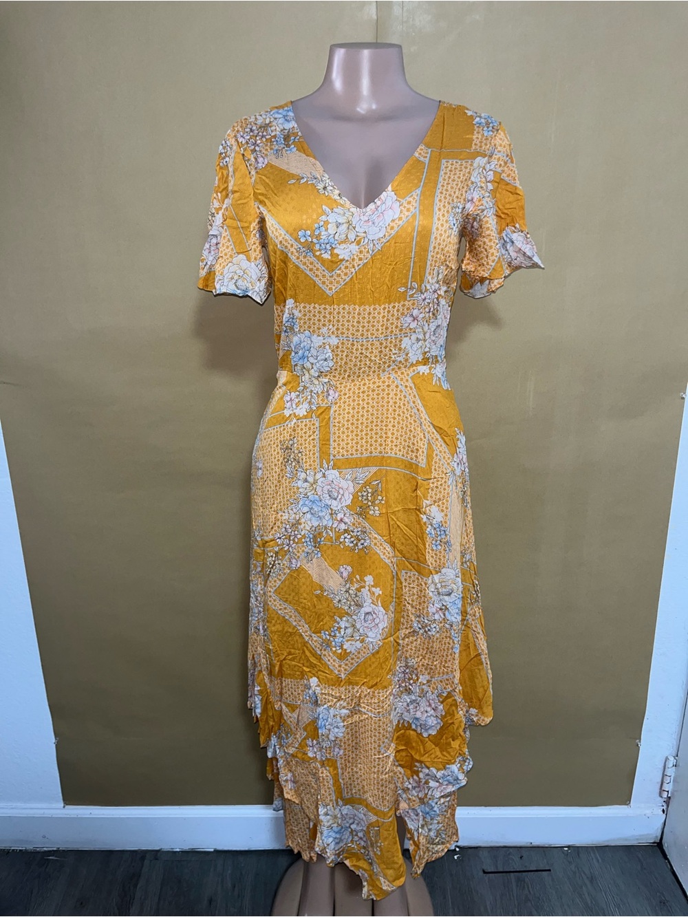 Jessica Simpson Yellow Floral High-Low V-Neck Dress